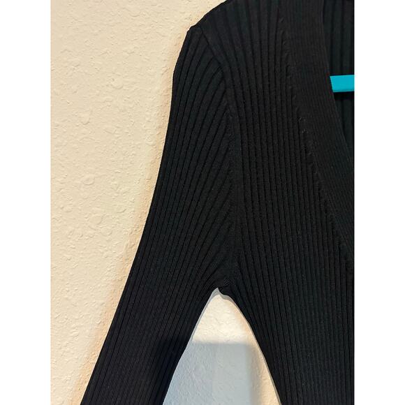 Cache Ribbed knit, wrap-style, plunging V-neckline Black Size Medium Stretchy - Picture 3 of 6